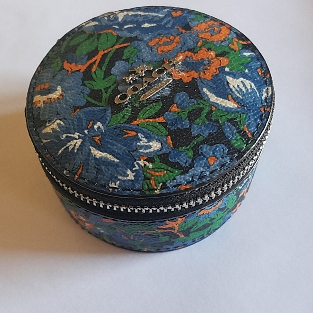 New Coach coin holder